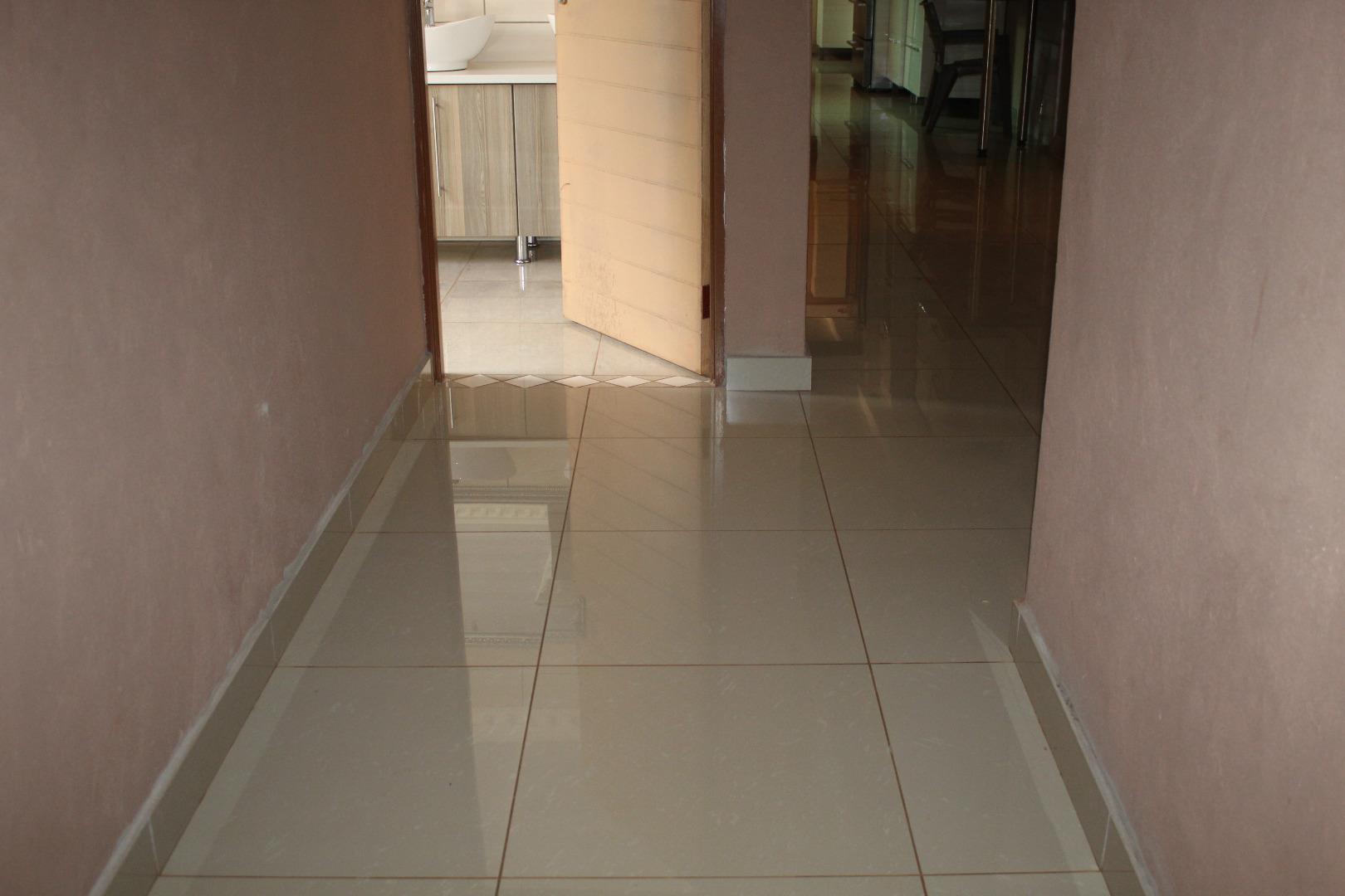 305924536.jpg