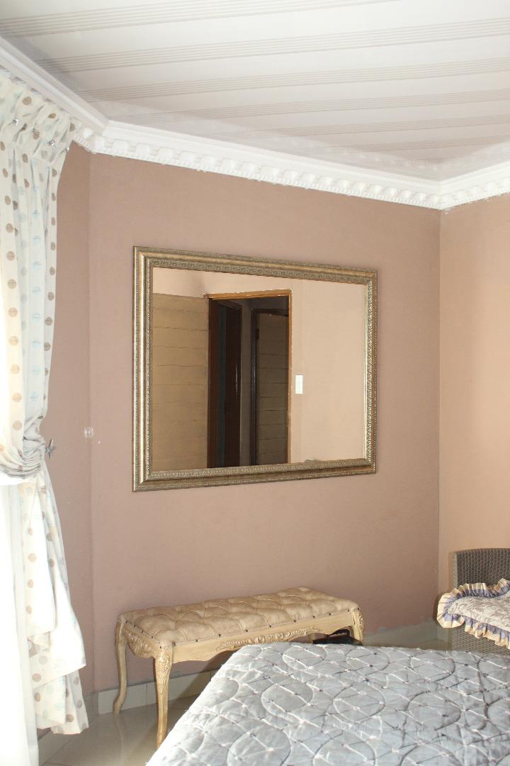 305924545.jpg