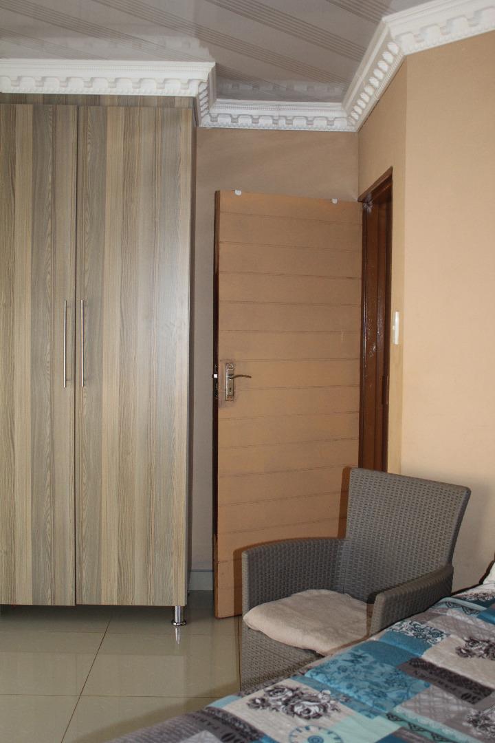 305924550.jpg