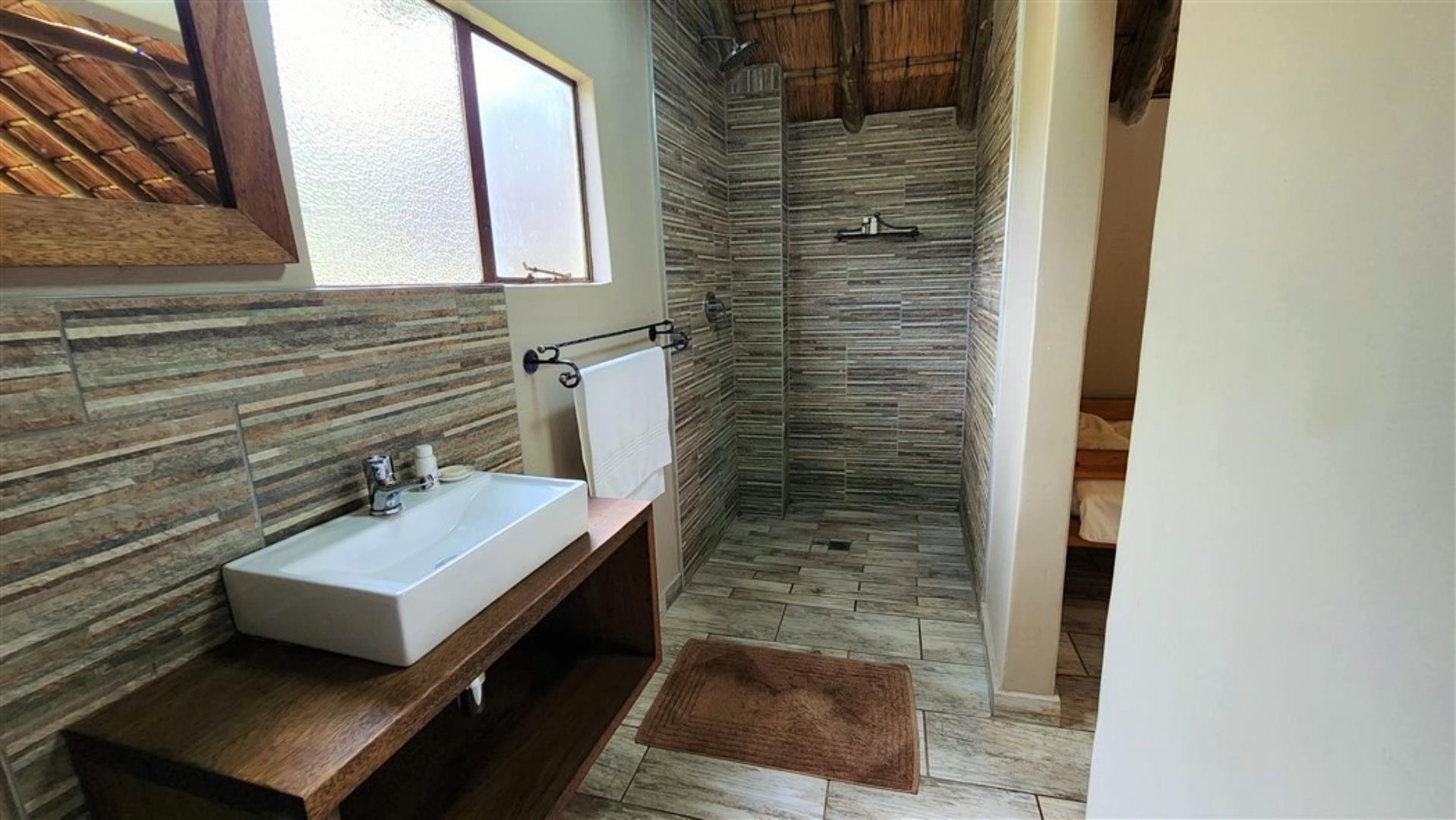 709958_Chalet_bathroom_2.jpg