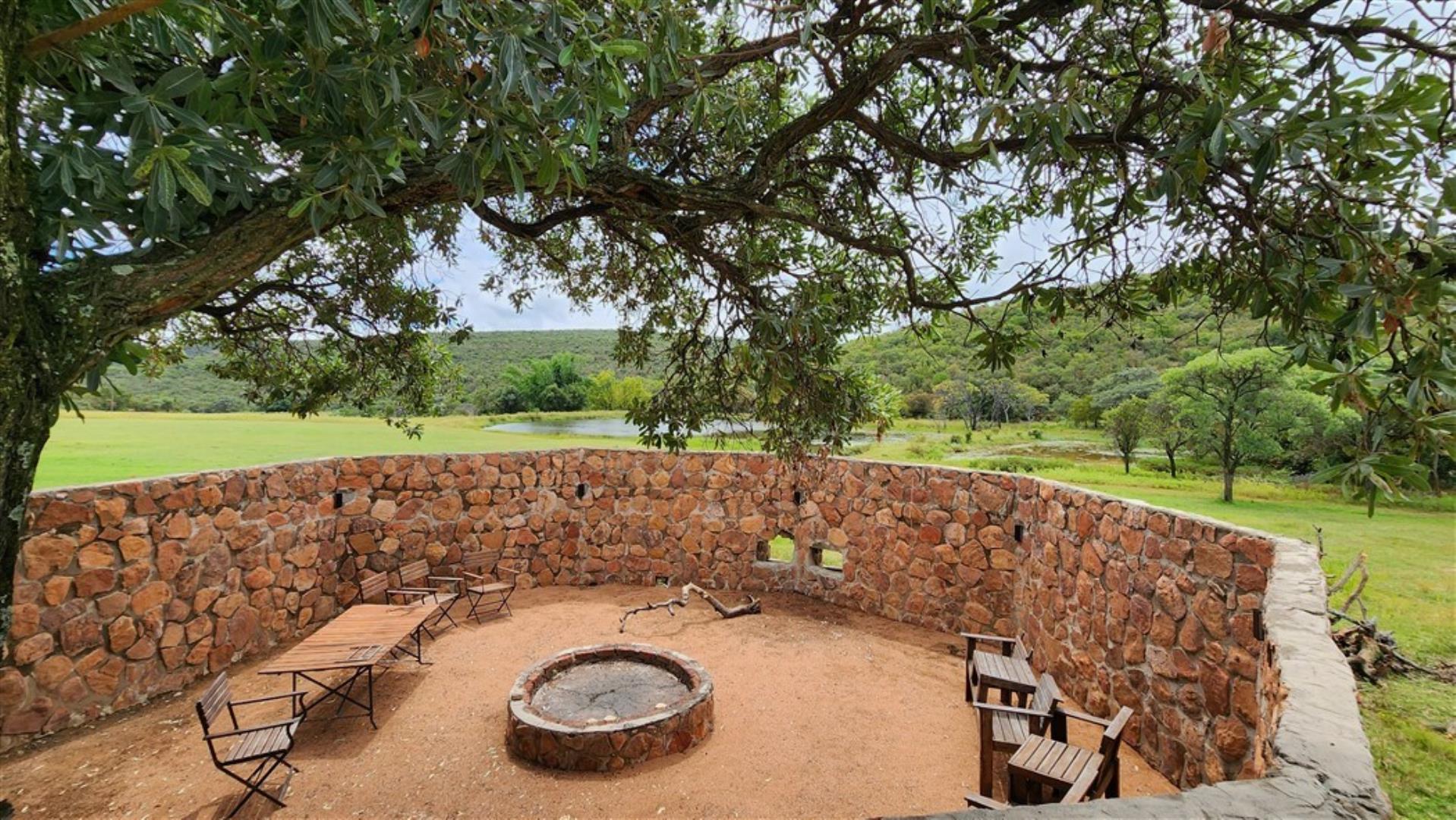 709958_Enclosed_braai_boma_.jpg
