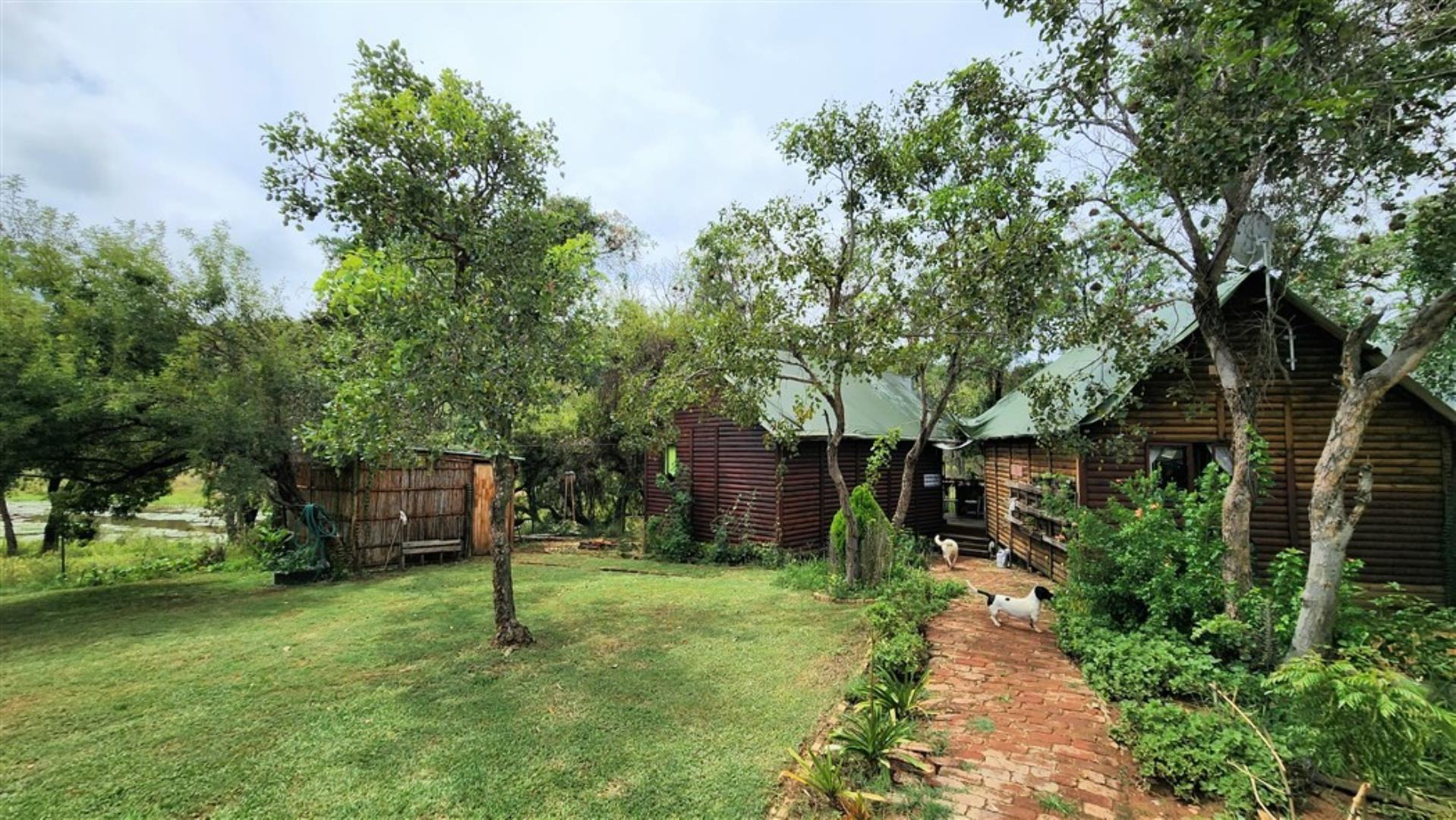 709958_Log_Cabins.jpg