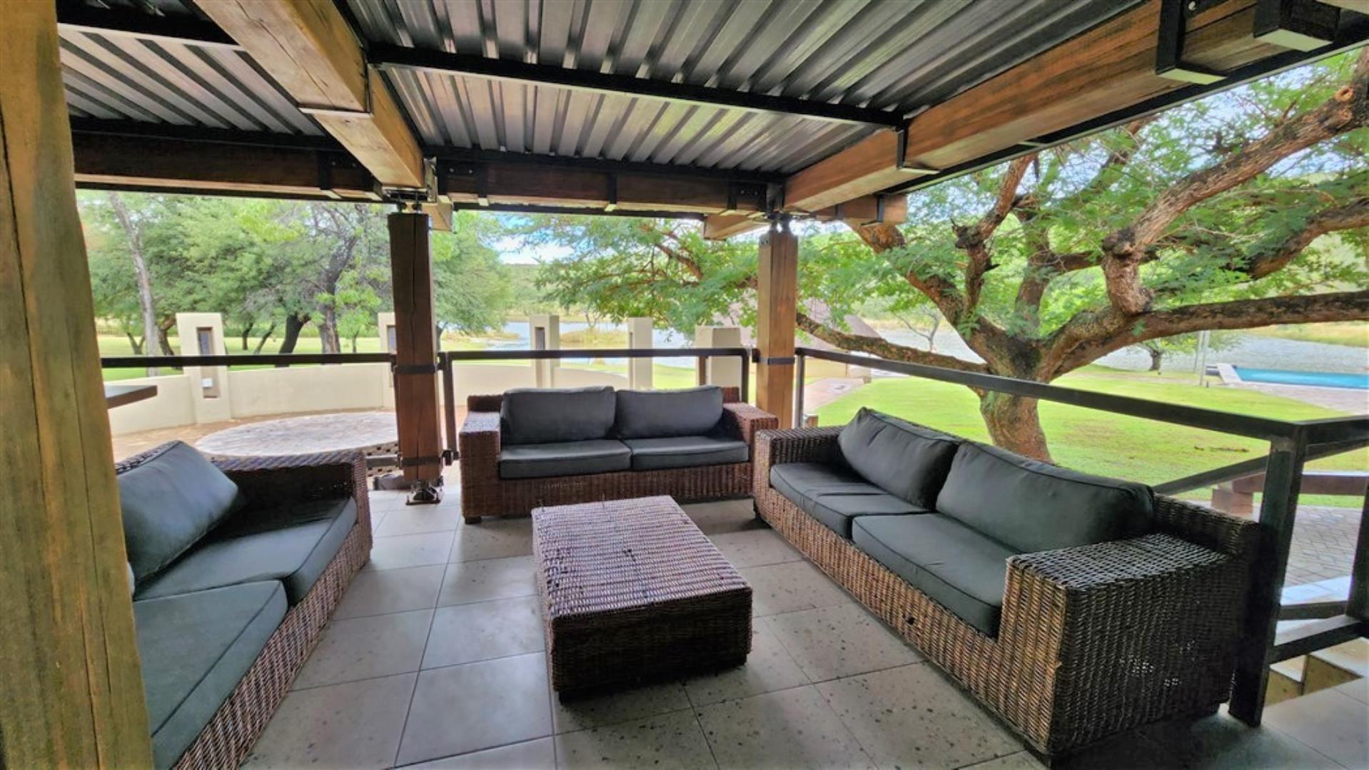 709958_Open_lounge.jpg