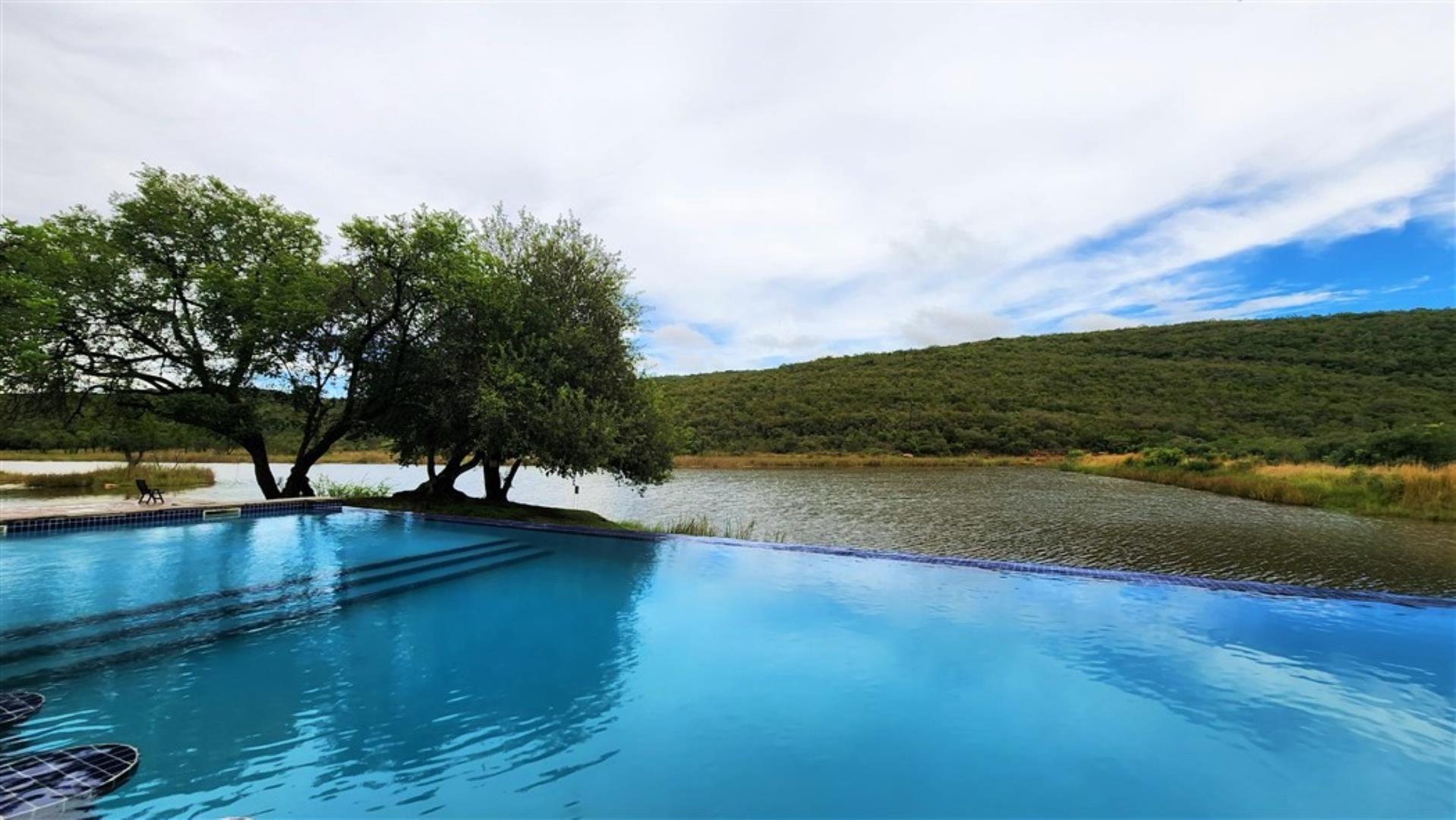 709958_River_Lodge_Swimming_pool_2.jpg
