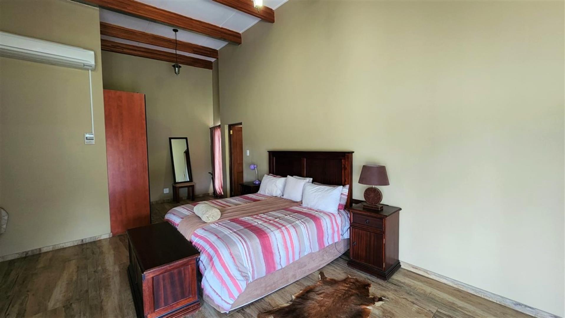709958_Second_Res_Main_Bedroom_2.jpg