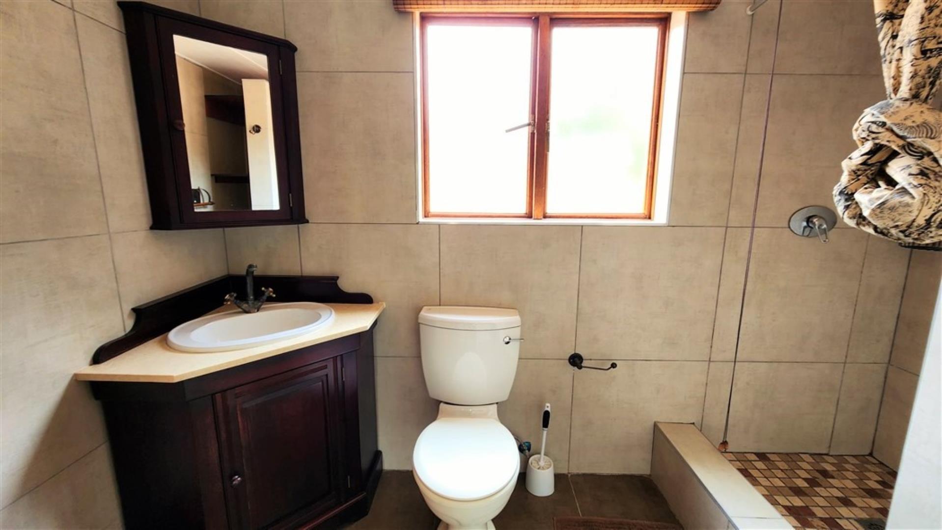 709958_Second_Res__Bathroom_3.jpg