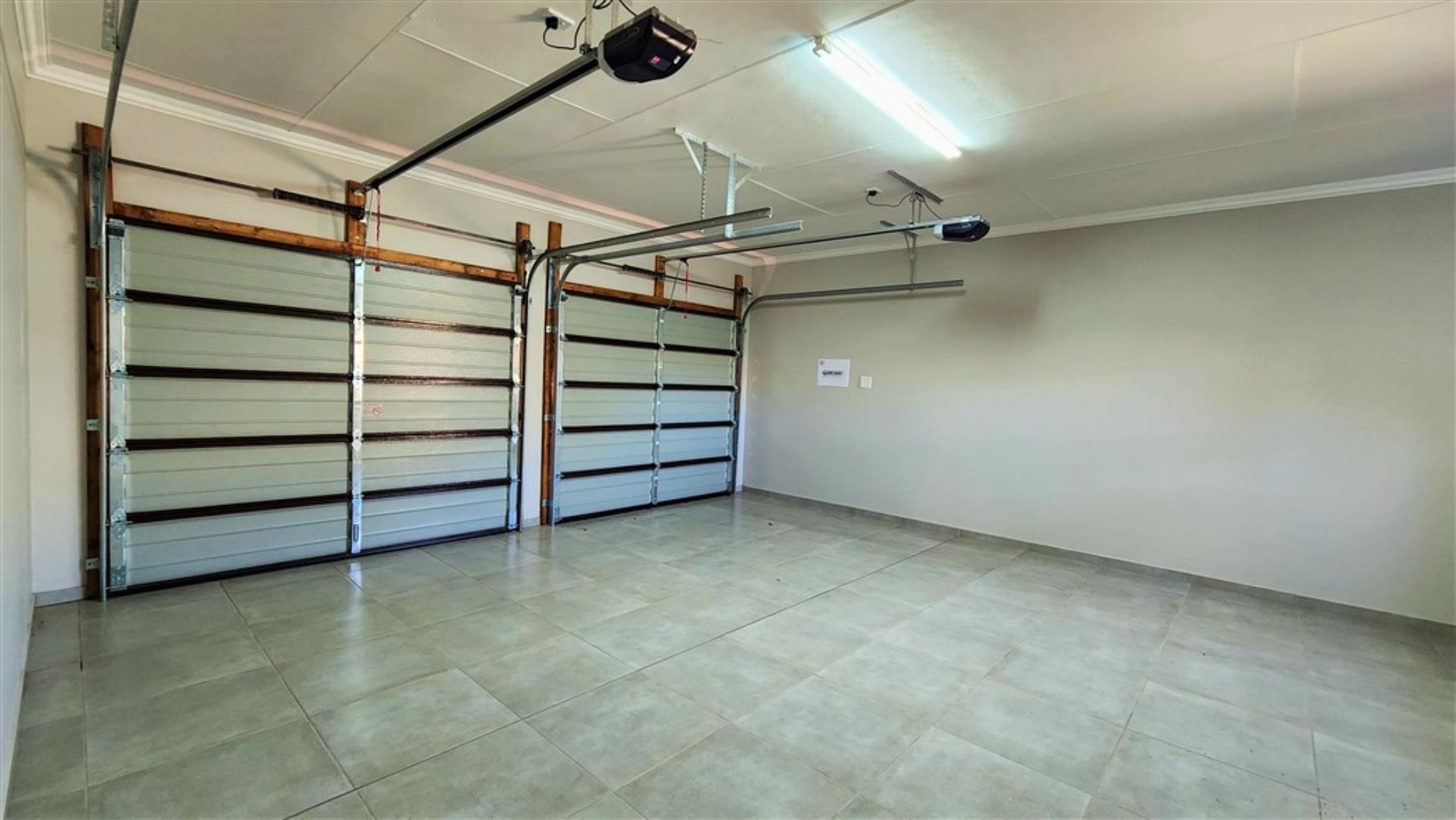 715819_Inside_Double_Garage.jpg