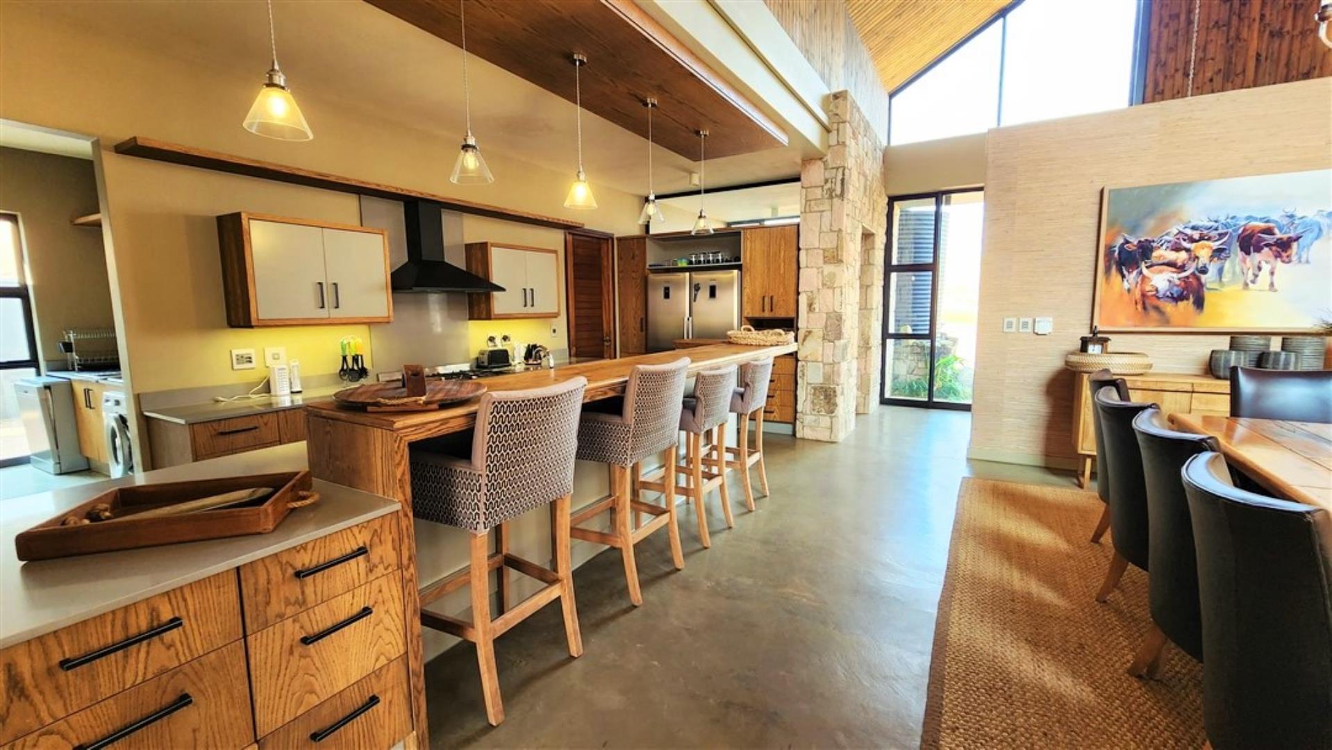 727649_Kitchen_2.jpg