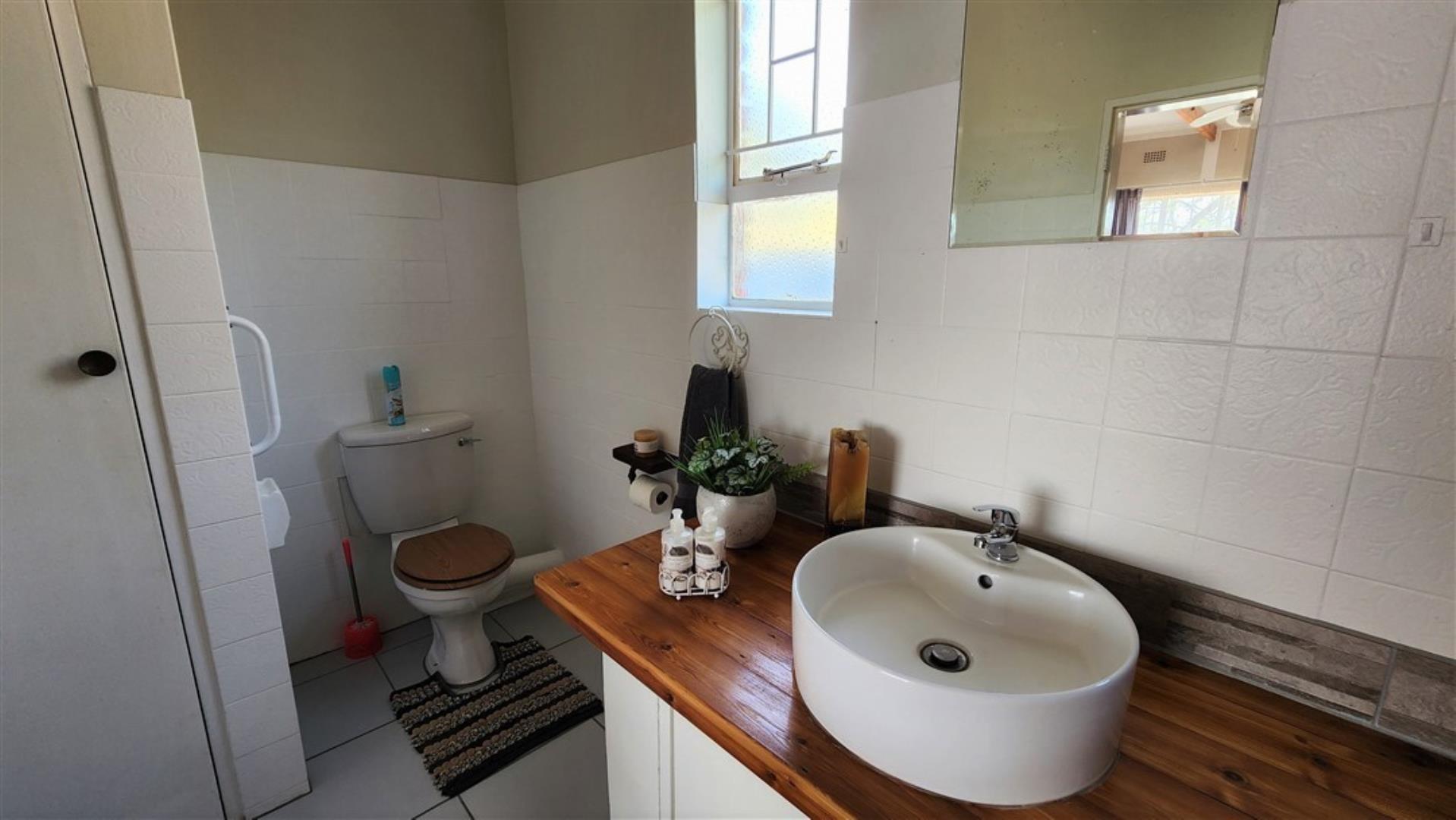729529_Main_En-suite_a.jpg