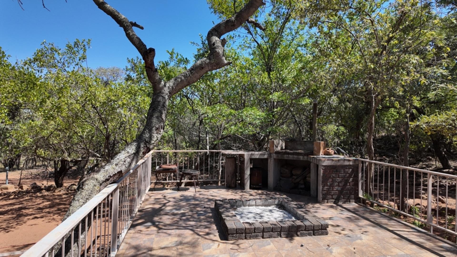 730854_House_FOR_SALE_in_Game_Reserve_Vaalwater_(13).jpeg