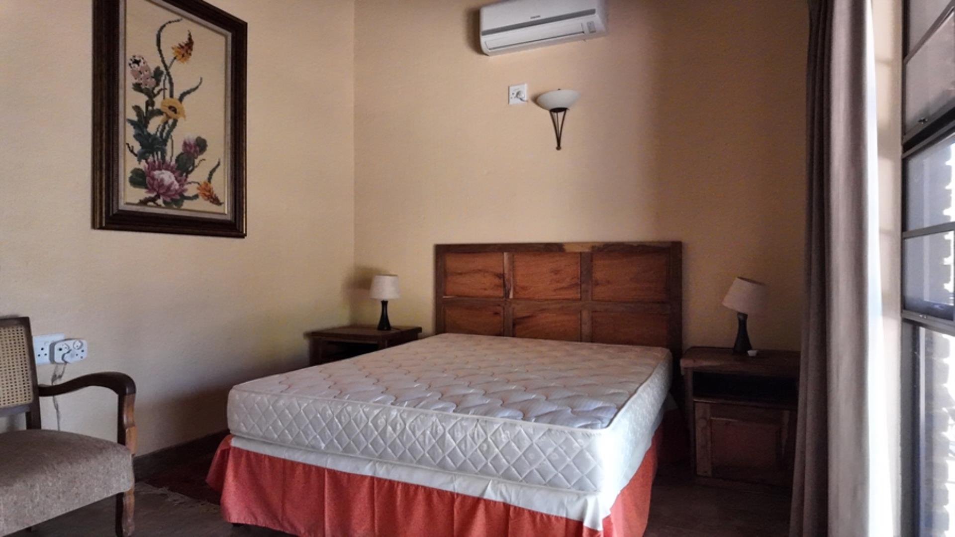 730854_House_FOR_SALE_in_Game_Reserve_Vaalwater_(16).jpeg