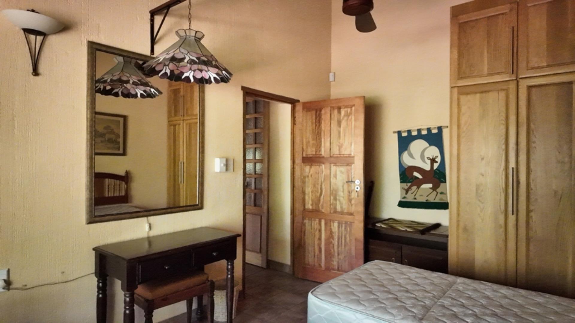 730854_House_FOR_SALE_in_Game_Reserve_Vaalwater_(20).jpeg