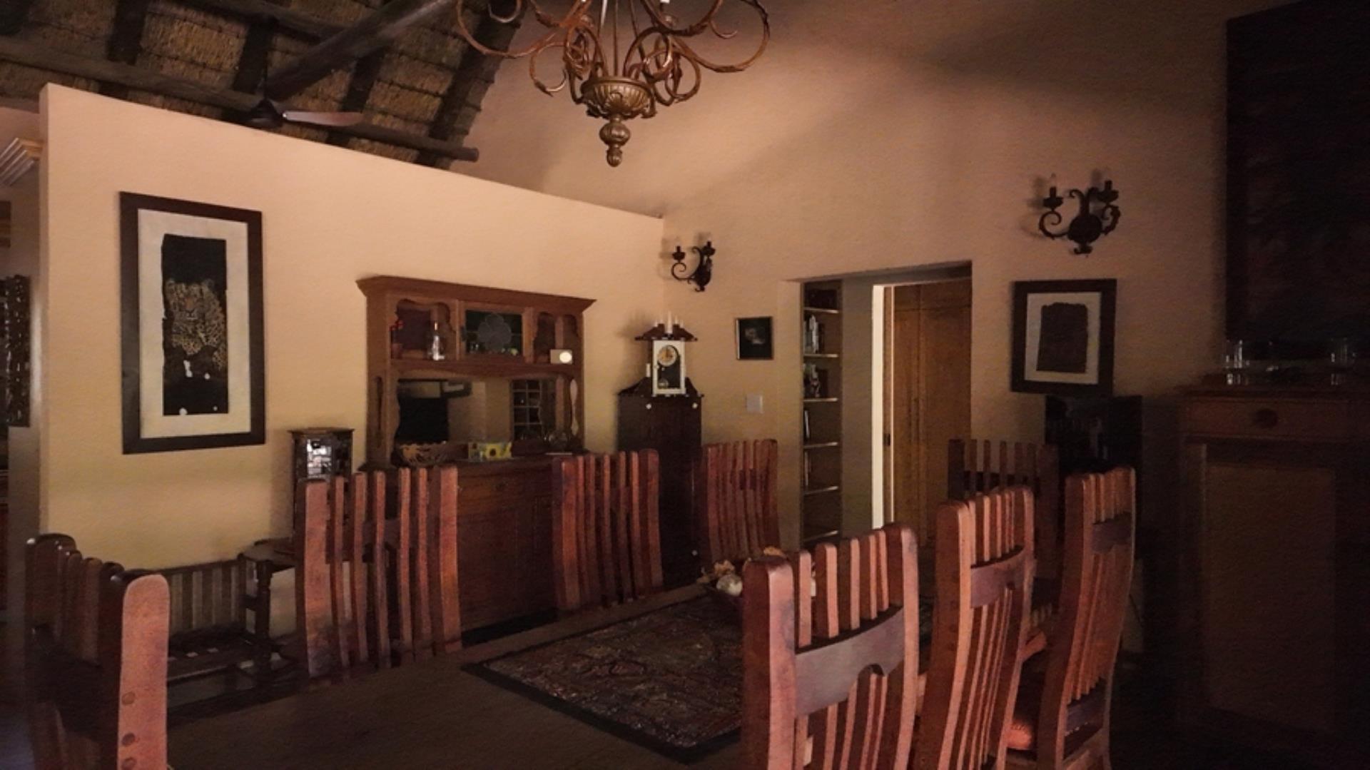 730854_House_FOR_SALE_in_Game_Reserve_Vaalwater_(21).jpeg