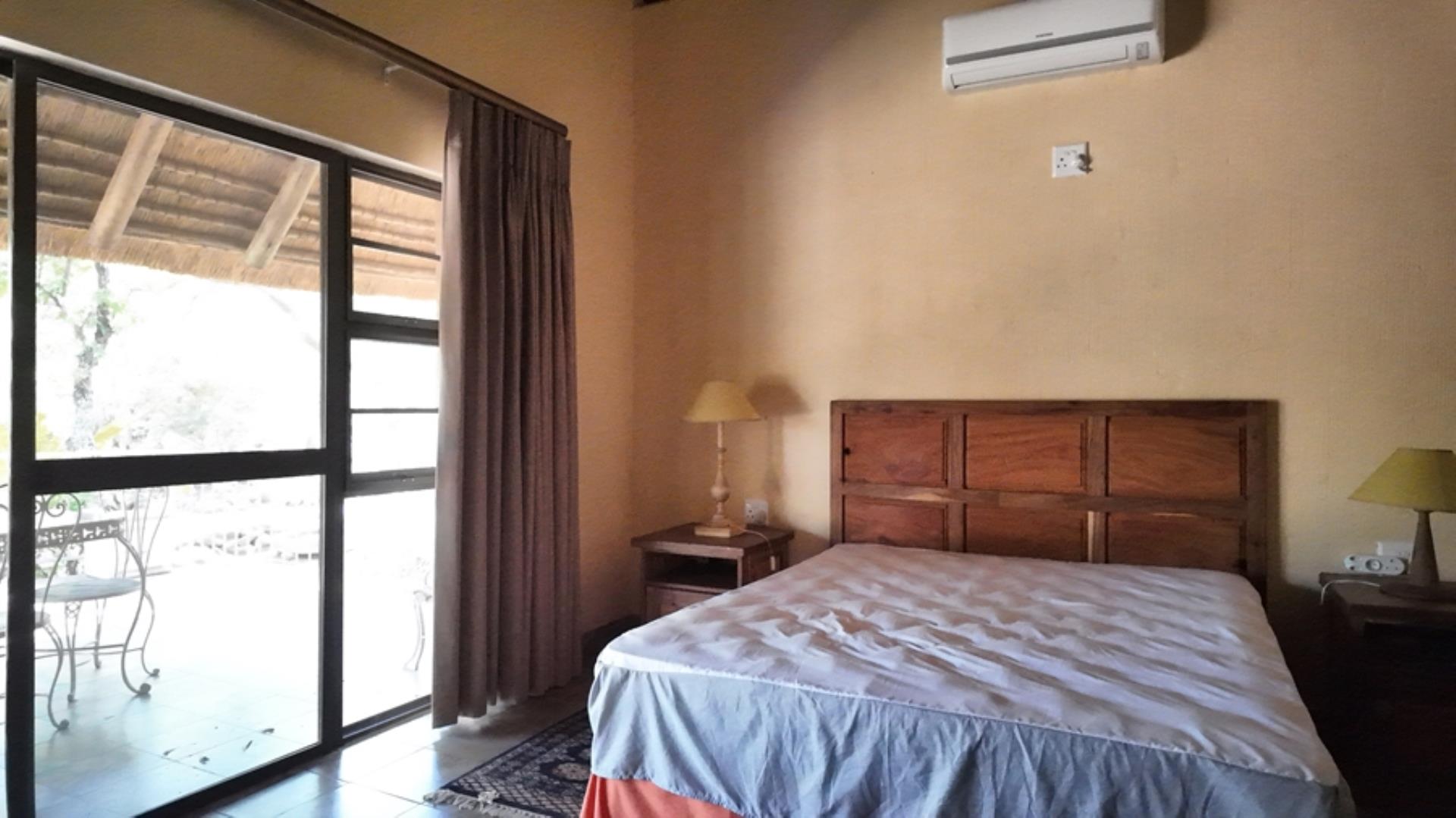 730854_House_FOR_SALE_in_Game_Reserve_Vaalwater_(28).jpeg