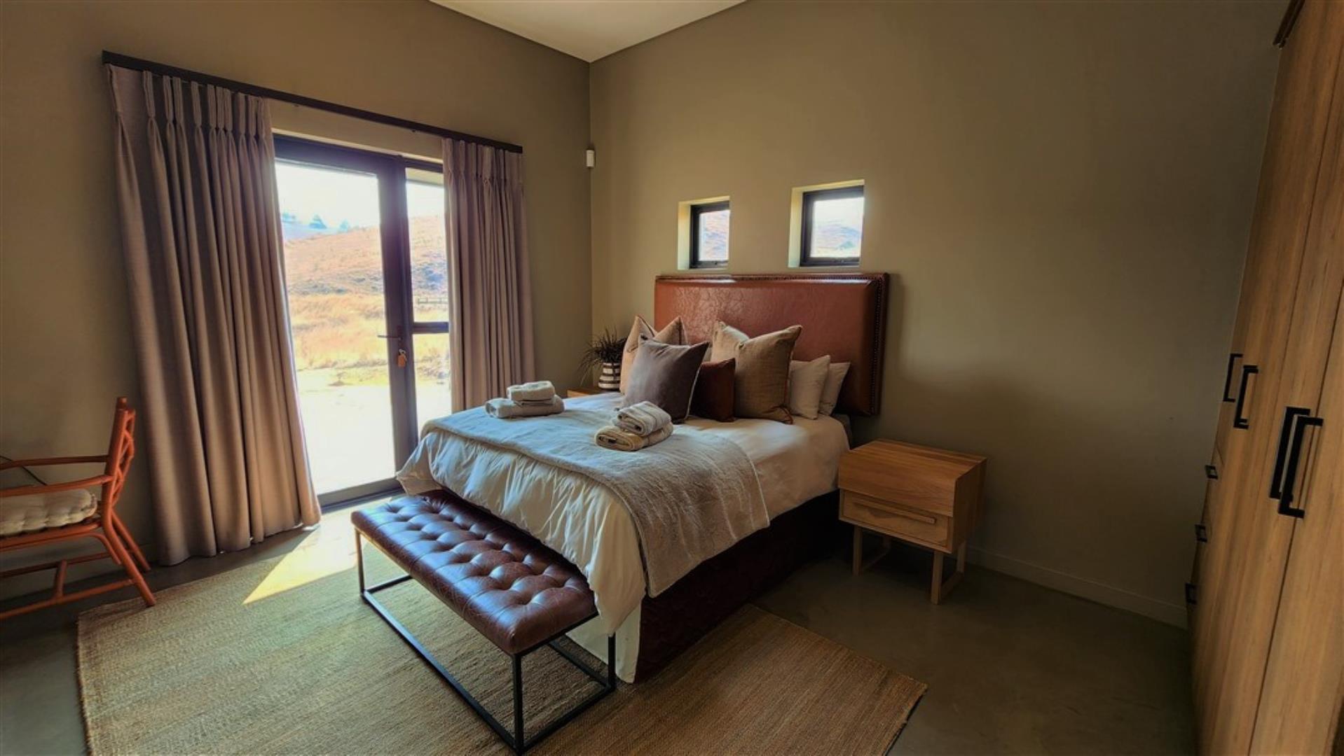 730902_Bedroom_2.jpg