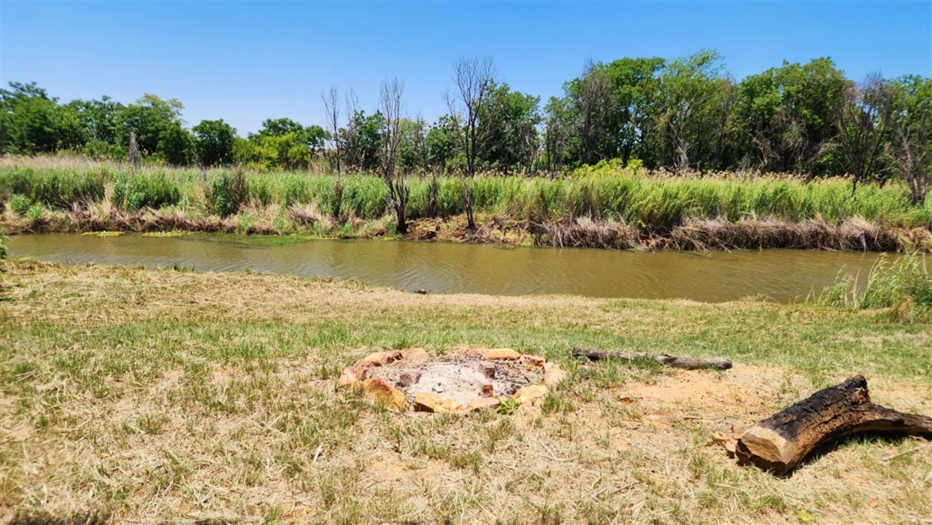 731183_Braai_Boma_1.jpg