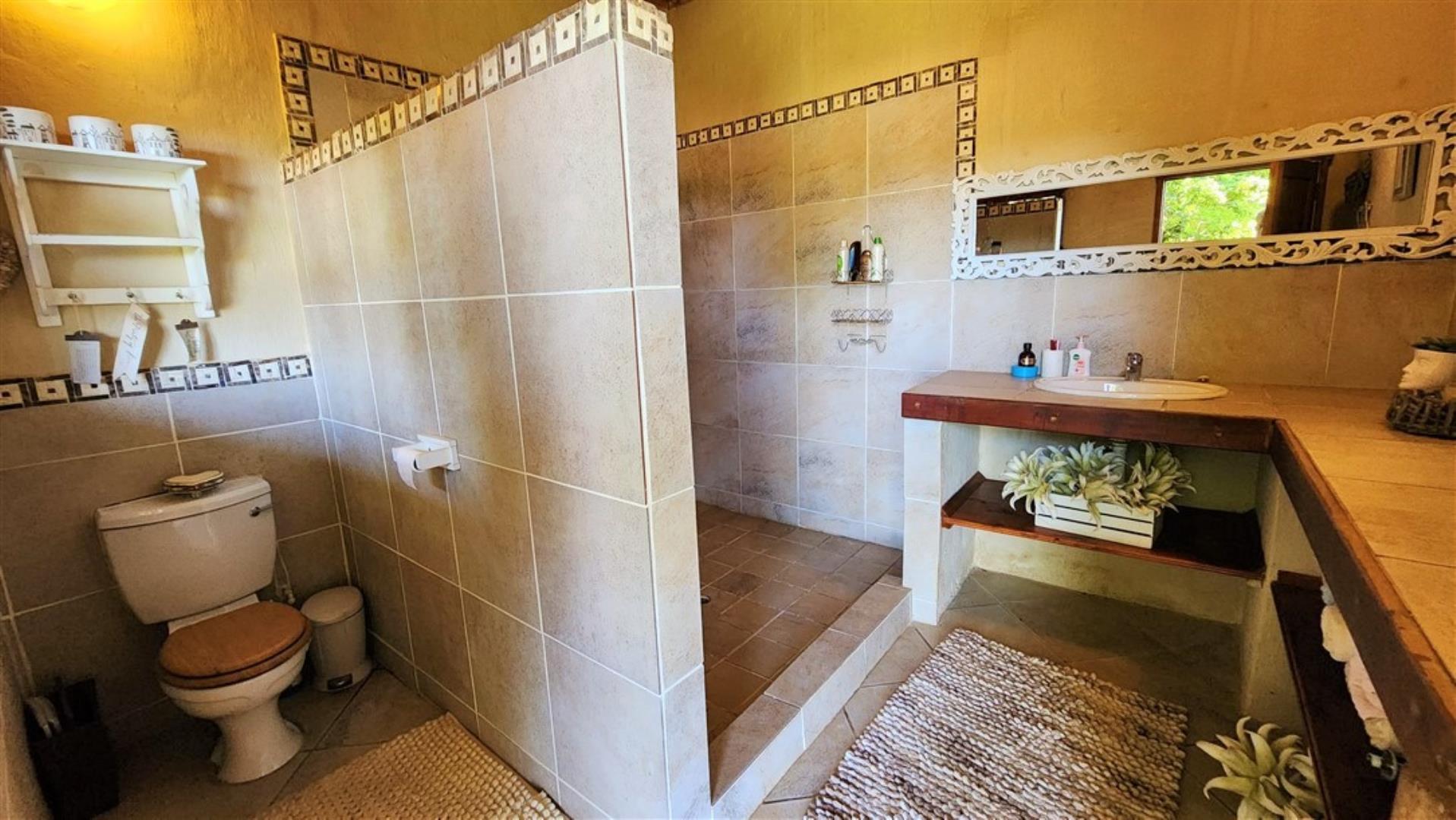 731183_Flatlet_Bathroom.jpg