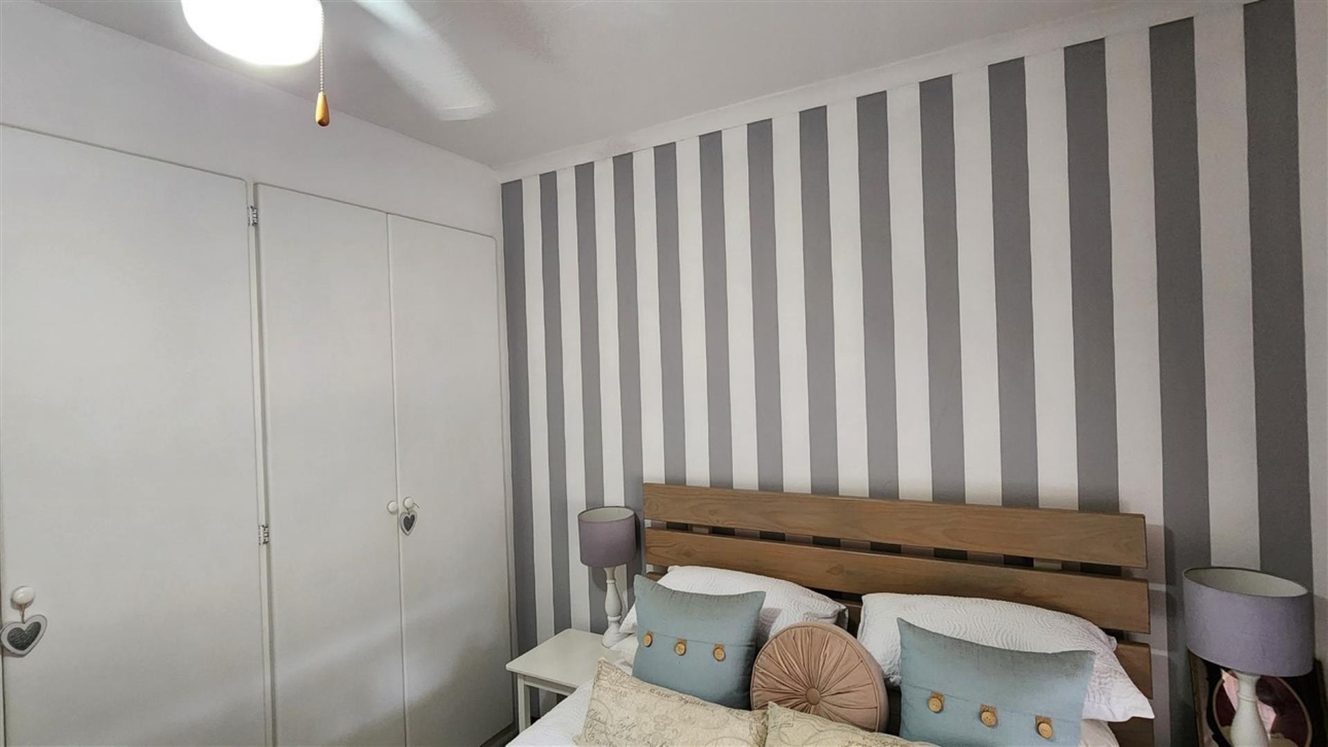 739752_Bedroom_2a.jpg