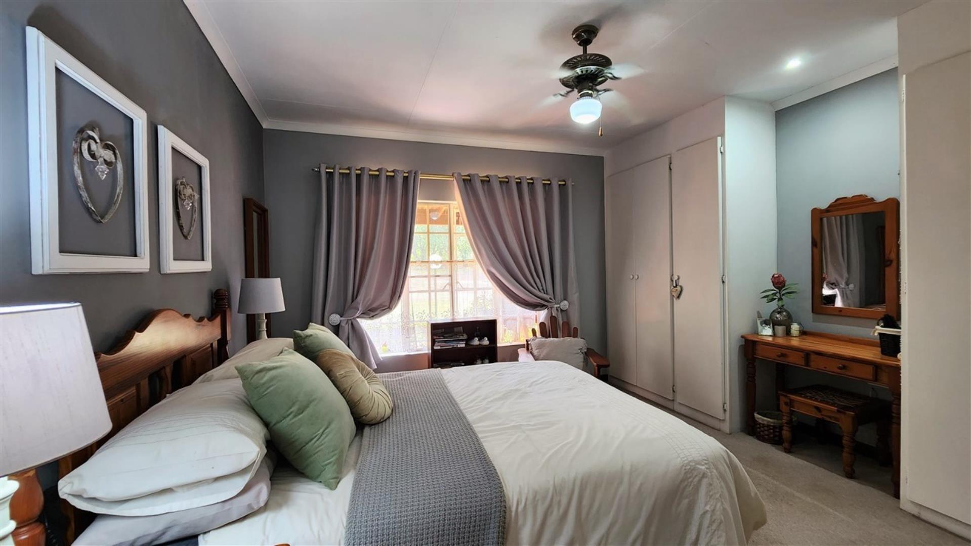 739752_Main_Bedroom_1.jpg