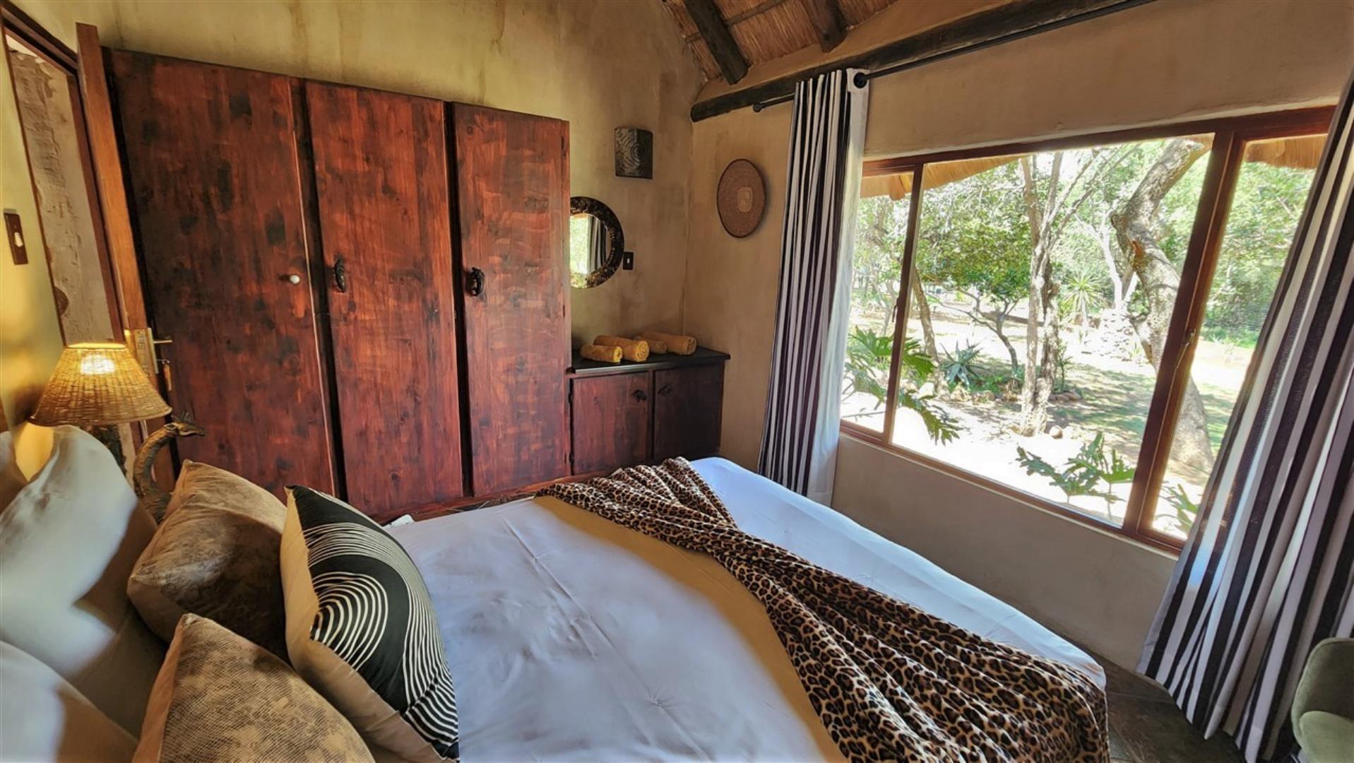 740019_Bedroom_3b.jpg