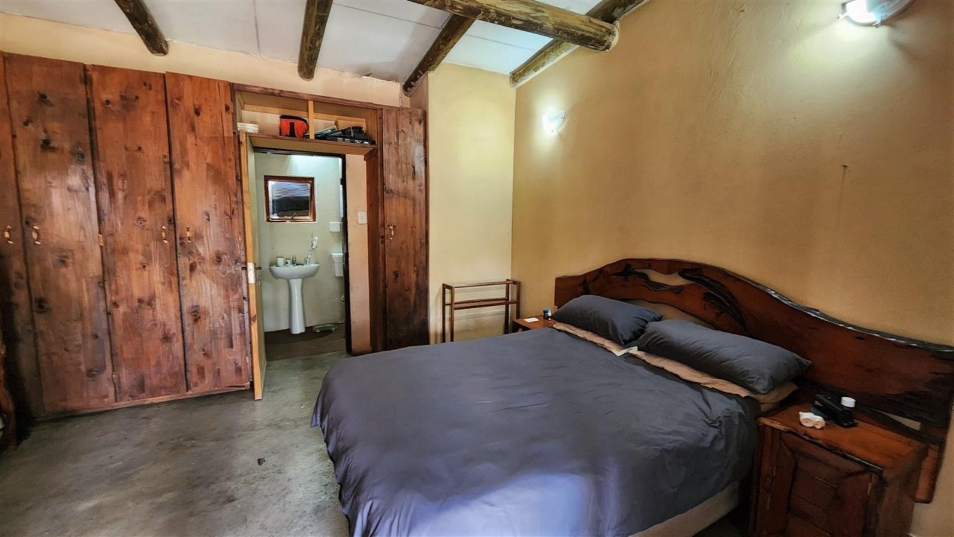 740019_House_bedroom.jpg