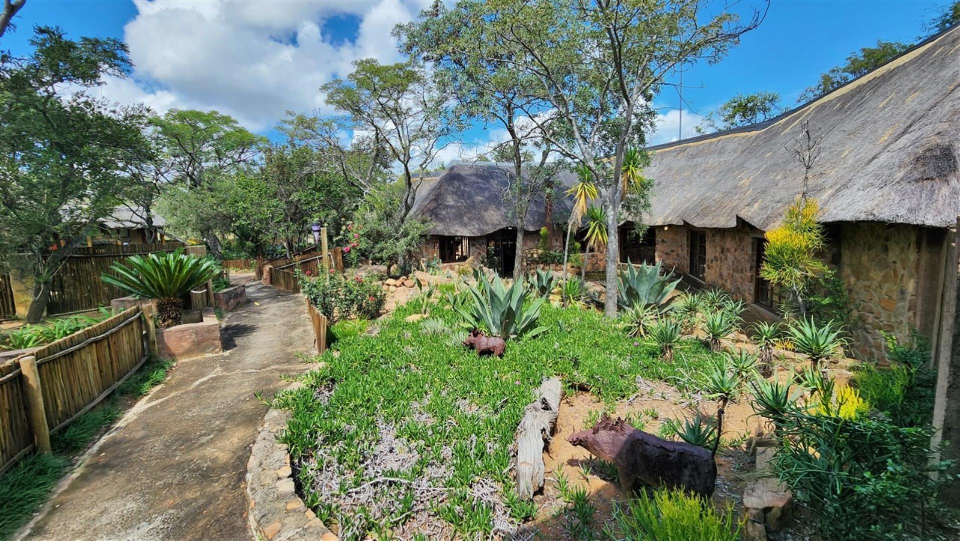 740019_Lodge_Pathway.jpg