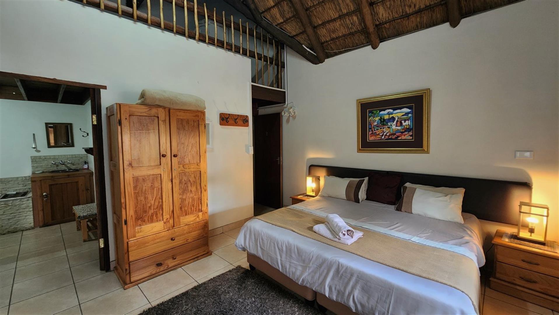 740079_Bedroom_4b.jpg