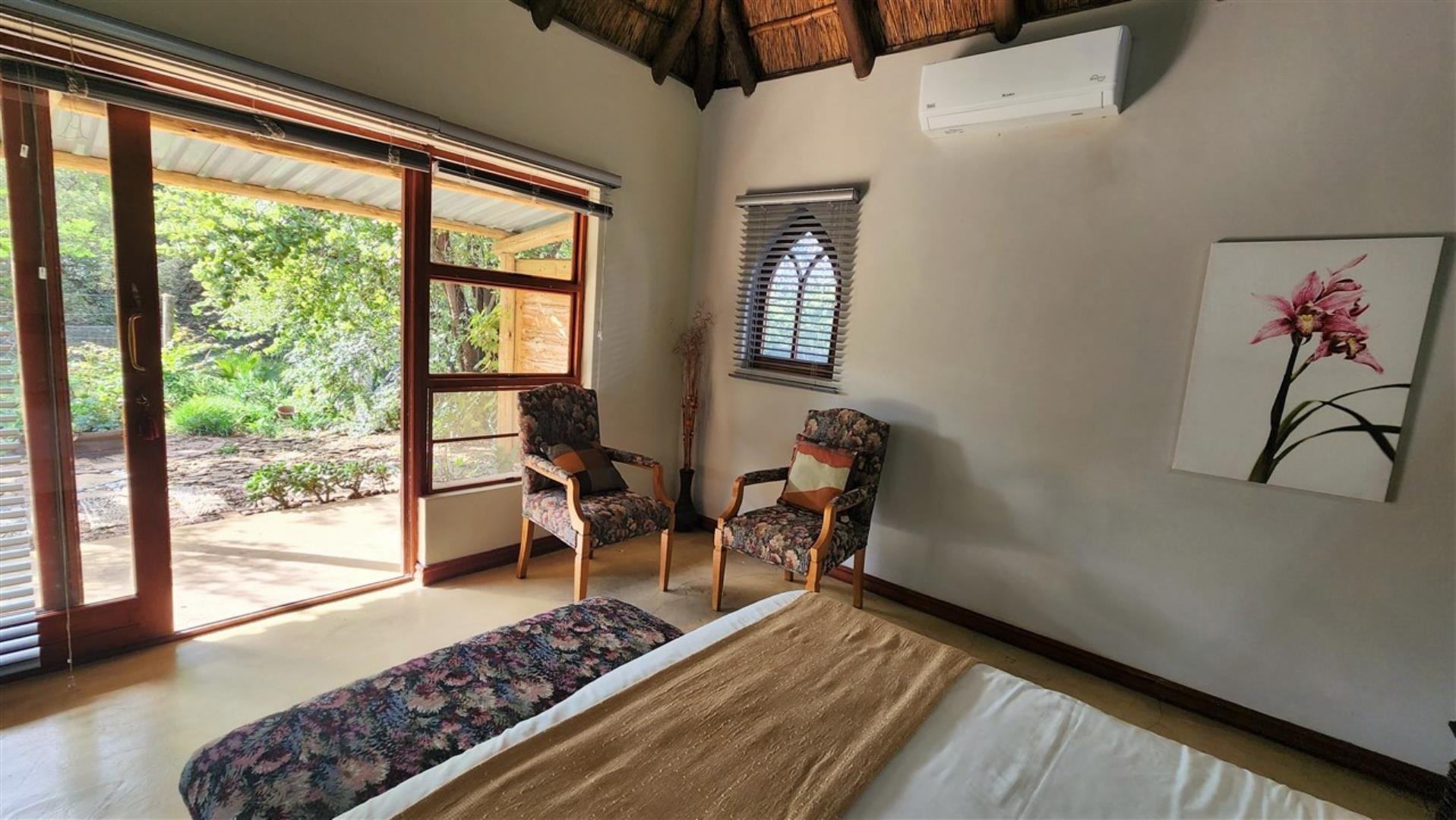 740079_Main_Bedroom_1a.jpg