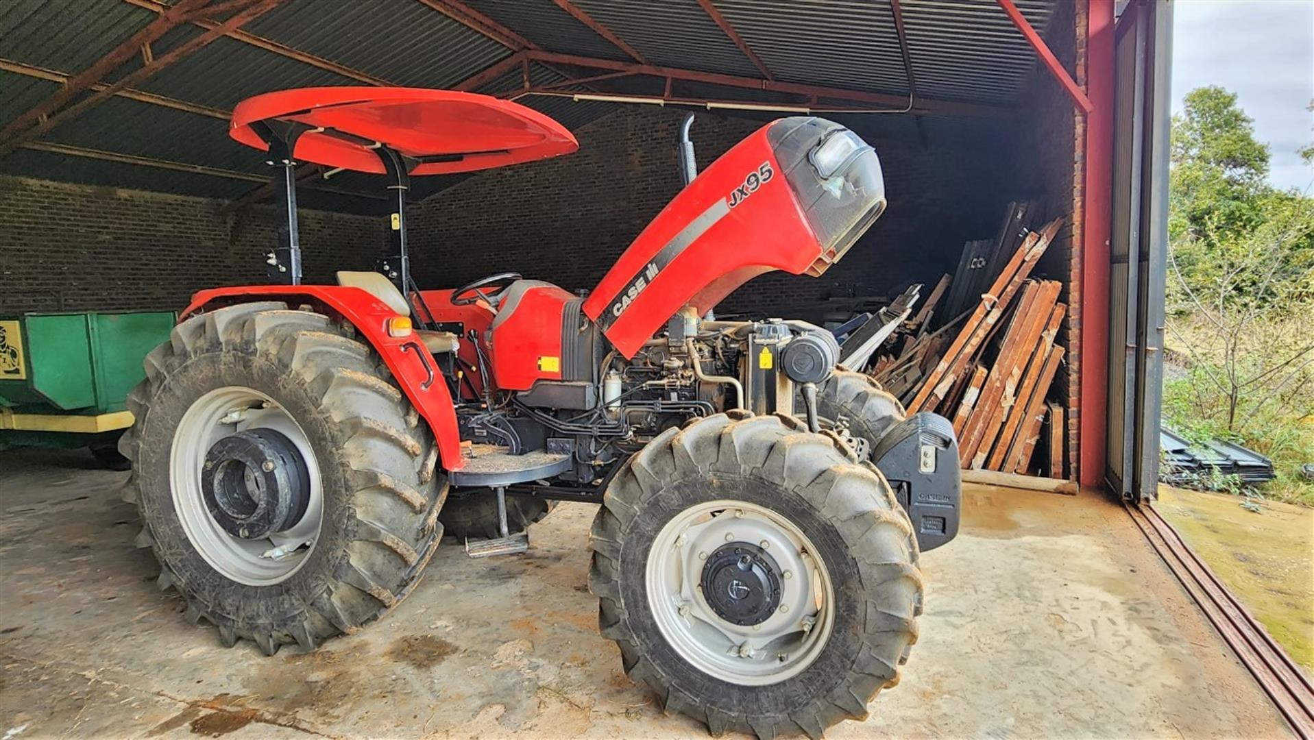 740420_Case_Tractor.jpg