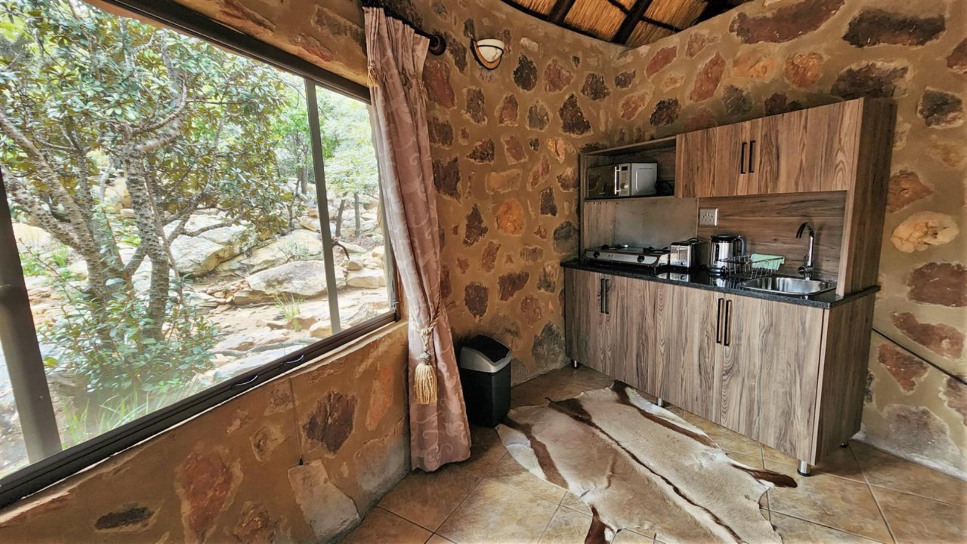 740420_Lodge_Chalet_1a.jpg
