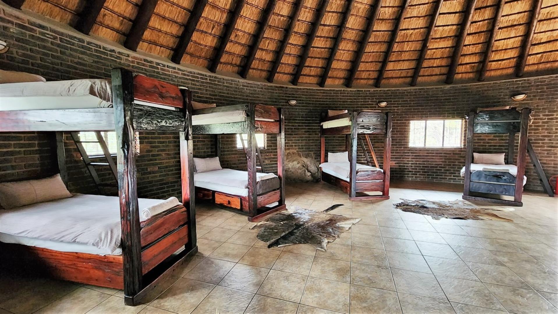 740420_Lodge_Chalet_Dorm_2.jpg