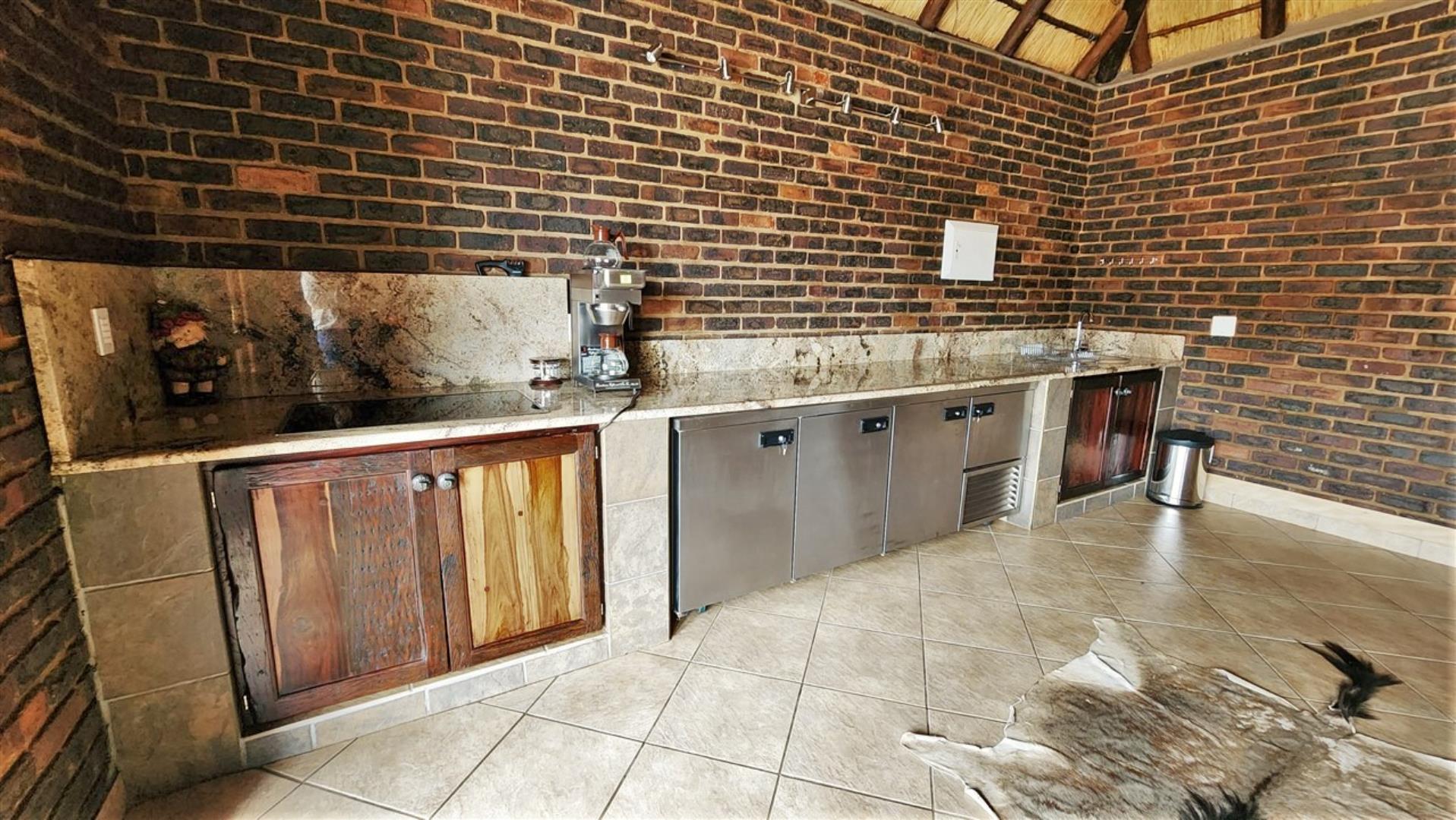740420_Lodge_Entertainment_Serving_Counter_1.jpg