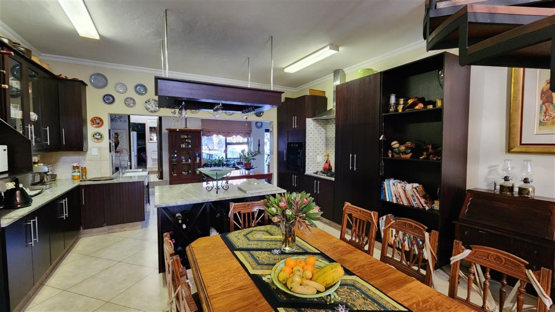 751653_Eetkamer_kombuis.jpg