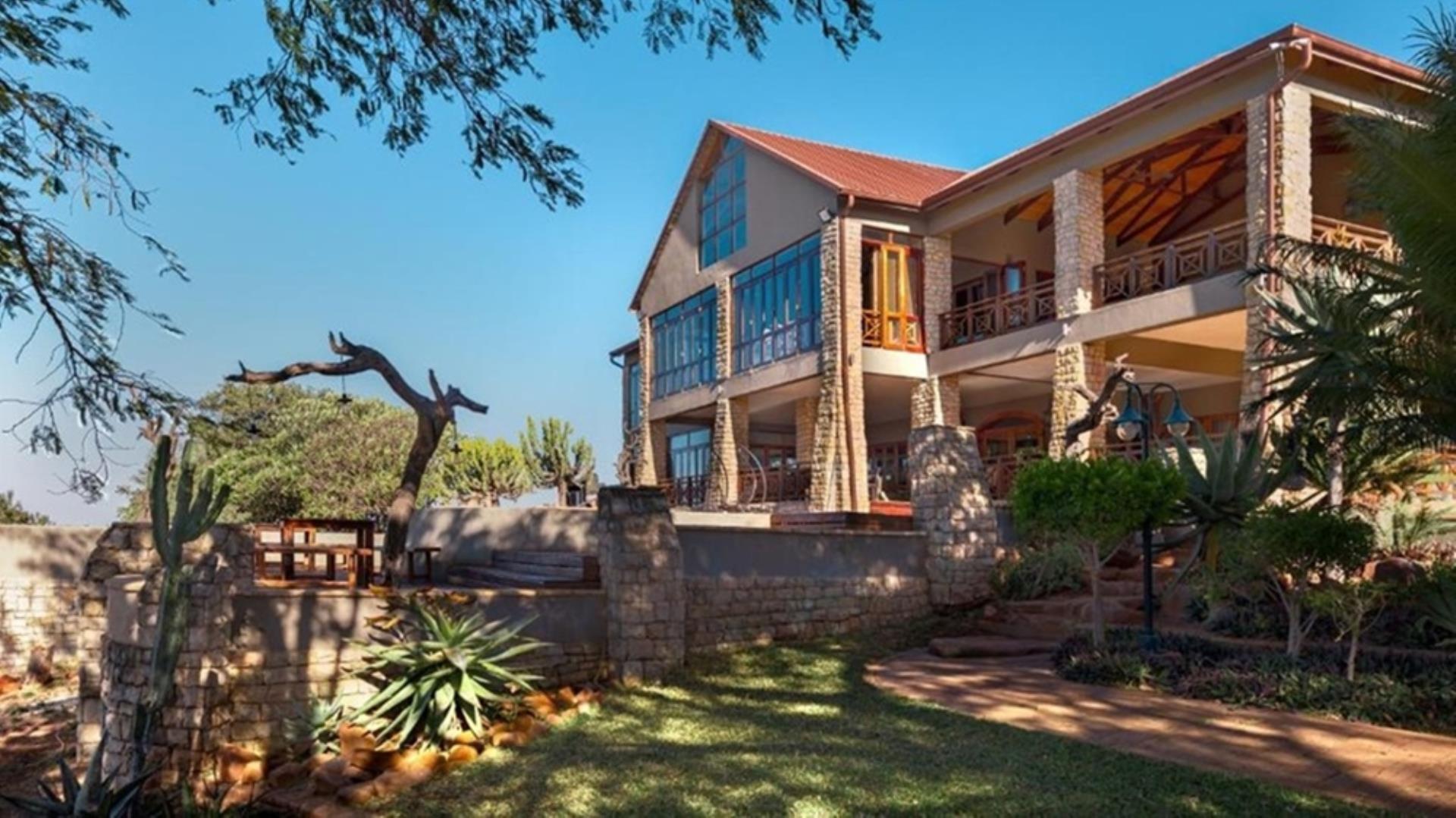 753166_1054ha_Luxurious_Game_Farm_For_Sale_Marken_Area__South_Africa_(98).jpeg