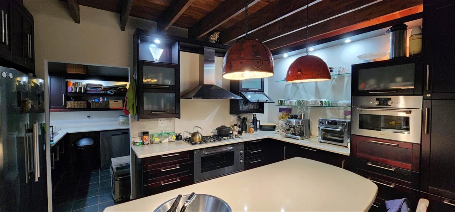 756806_Kitchen_2.jpg
