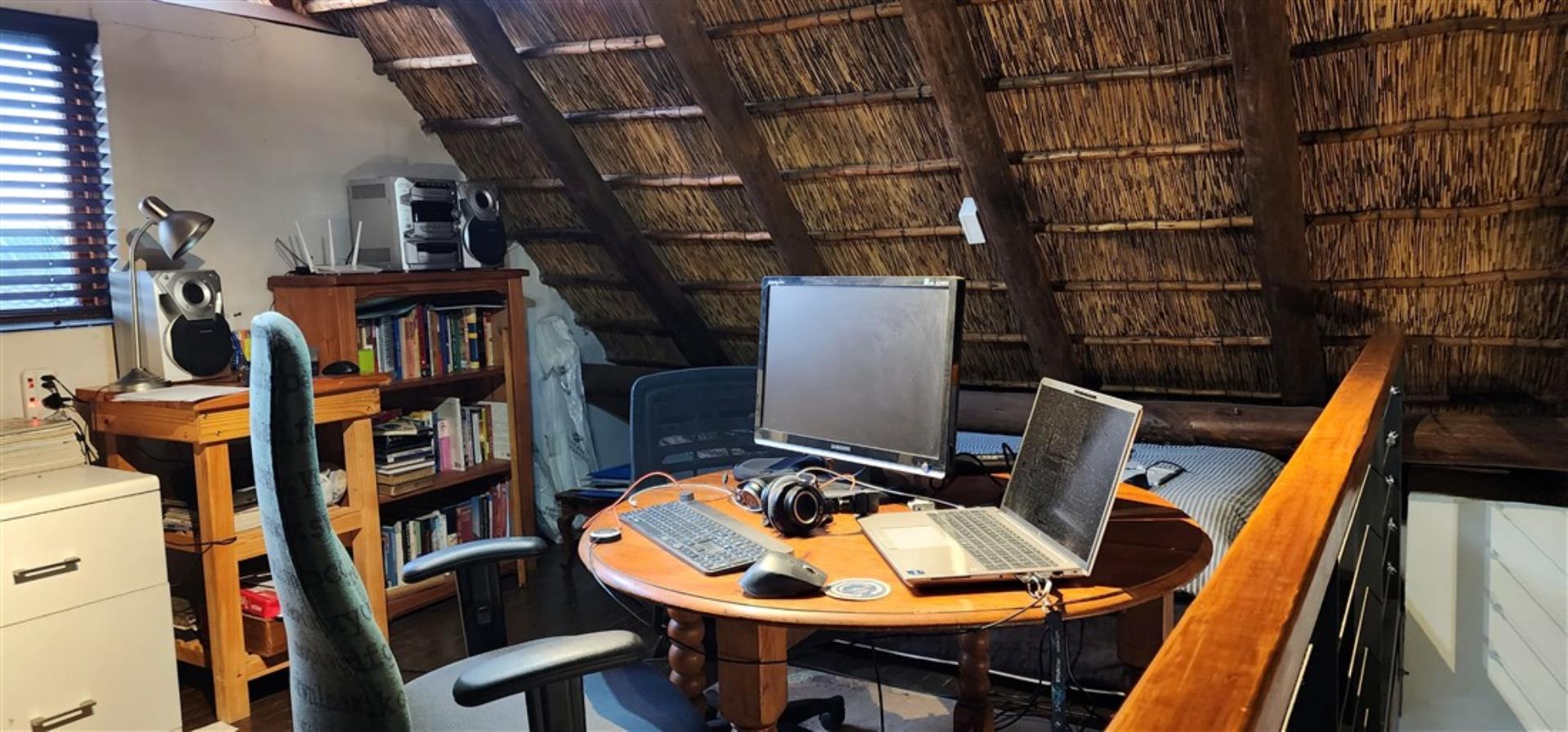 756806_Loft_Office_2.jpg