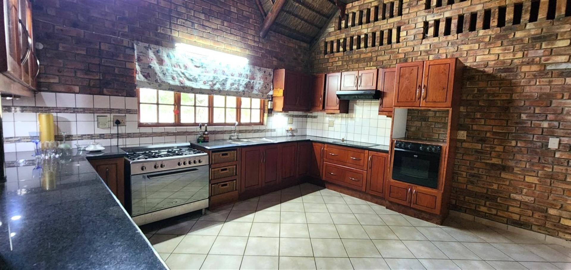 763086_Main_House_Kitchen_1.jpg