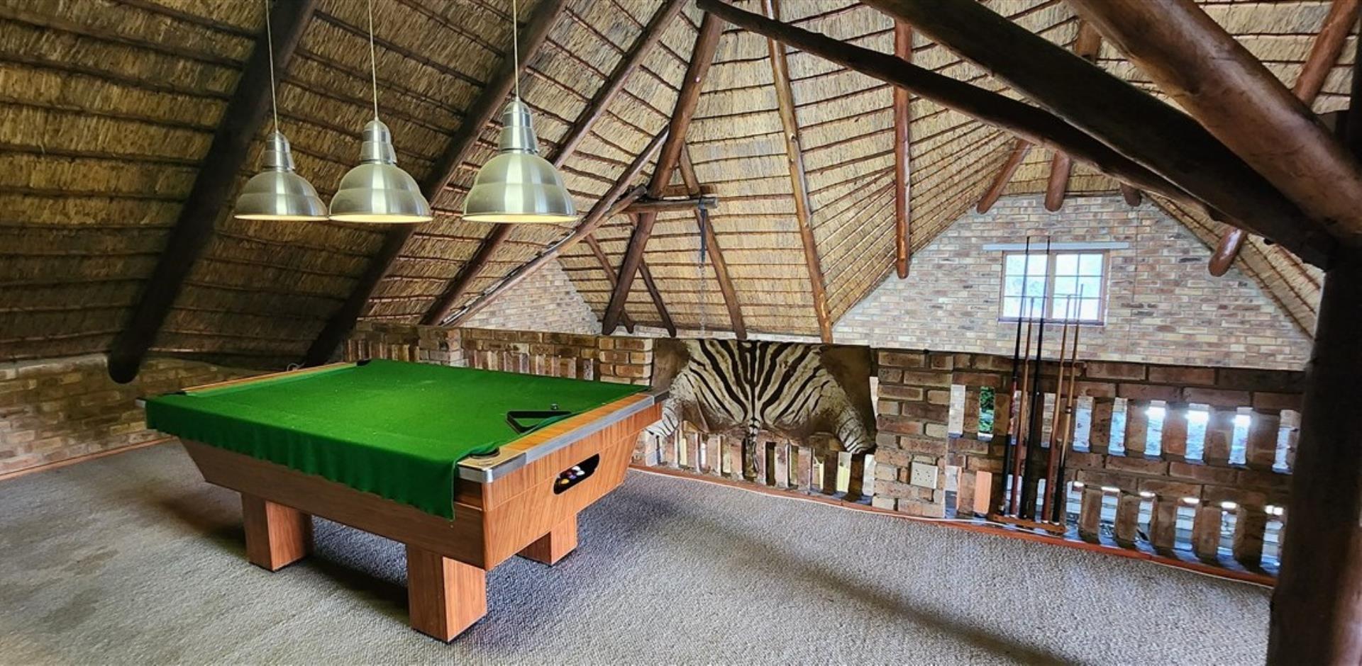 763086_Main_House_Loft_Pool_table.jpg