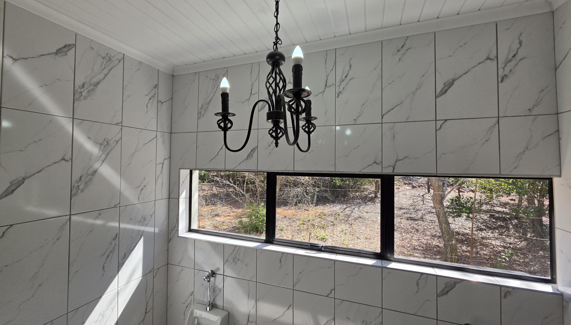 765859_Bathroom_2.jpg