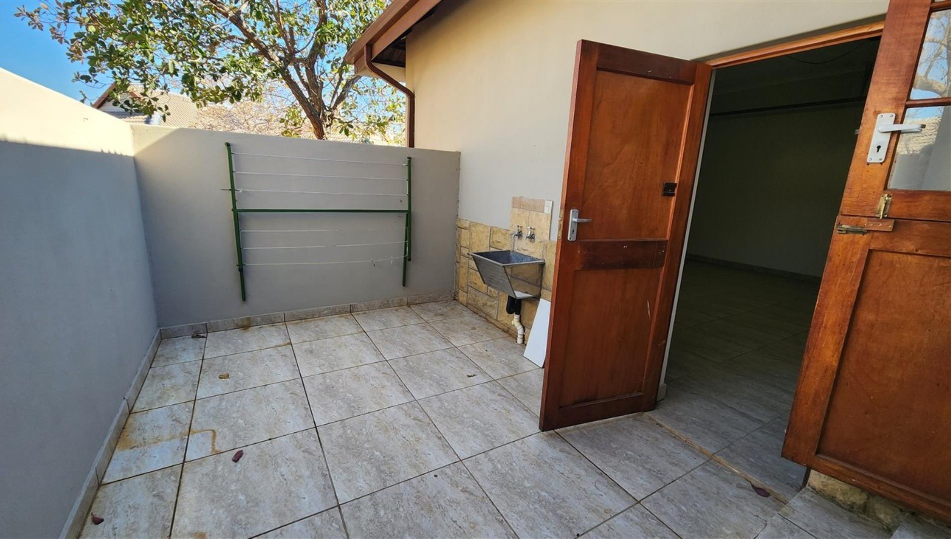 766620_Courtyard_1.jpg