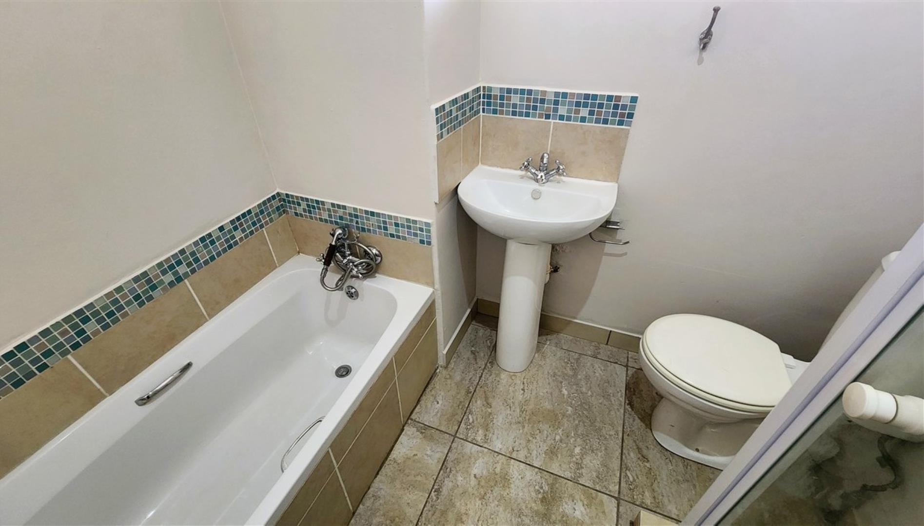 766620_Second_Bathroon_1.jpg