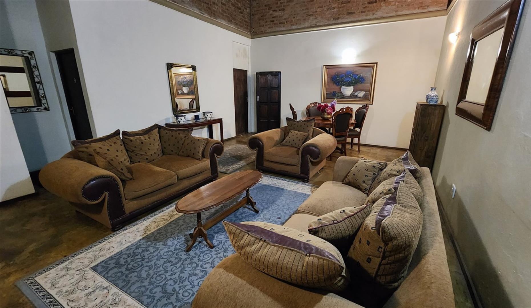 769162_Private_Lounge_Rooms_1b.jpg
