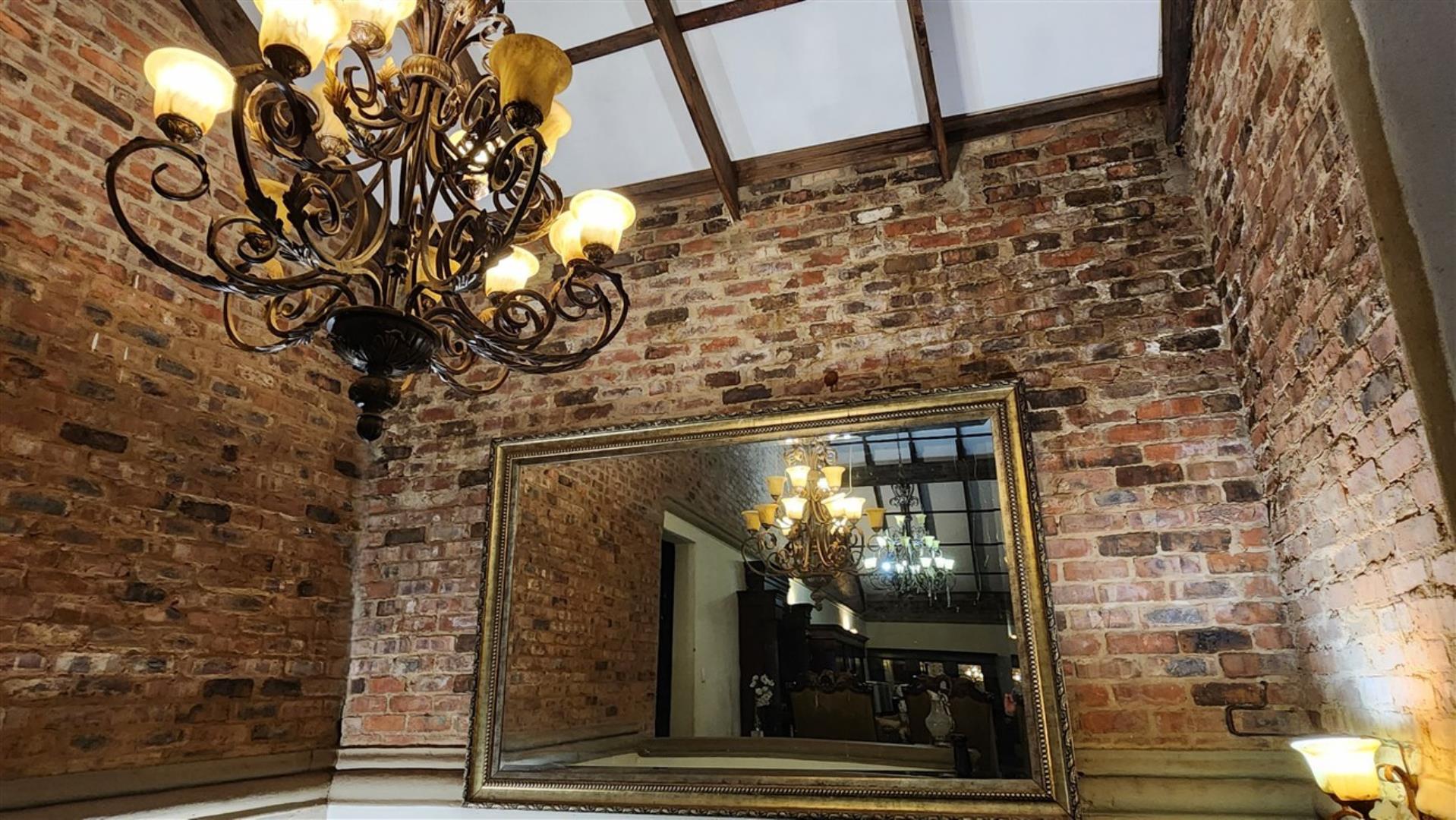 769162_Staircase_Mirror_1.jpg