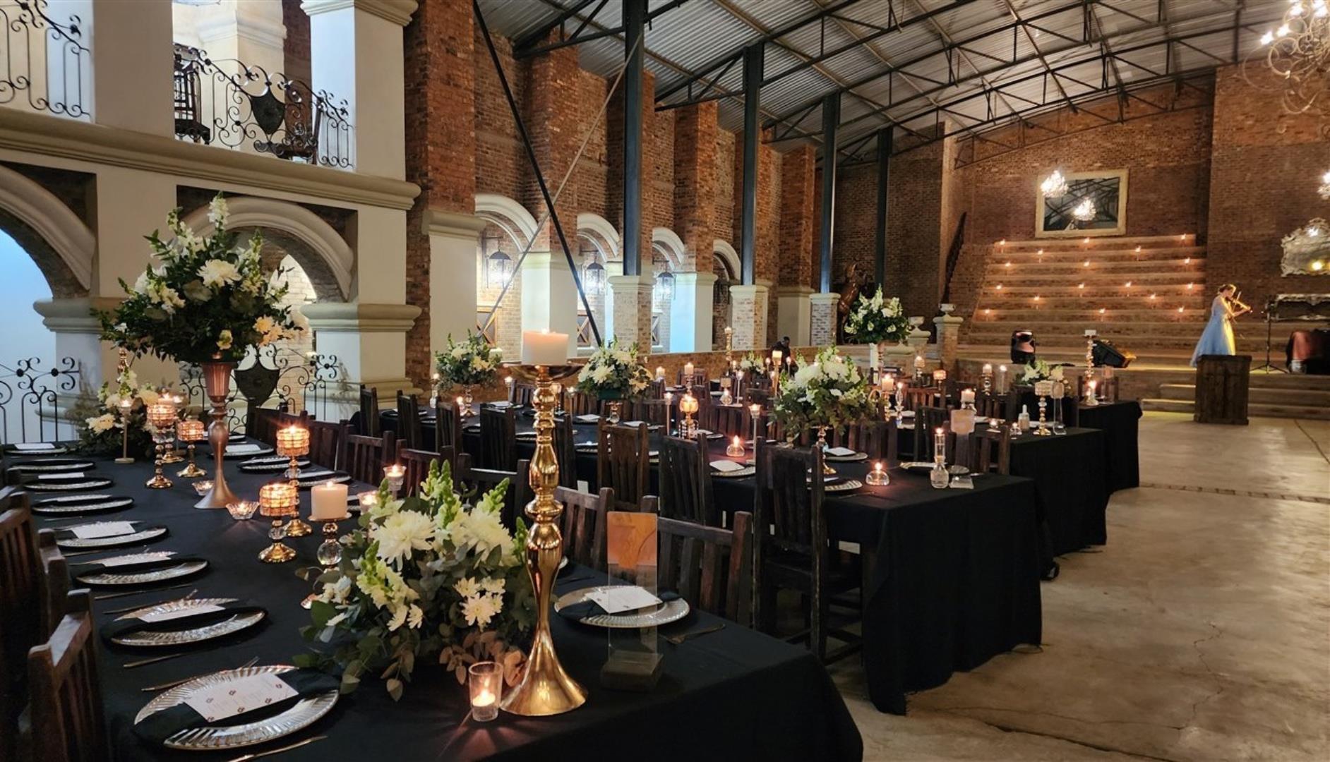 769162_Tables_Candles_Fiolist_1.jpg